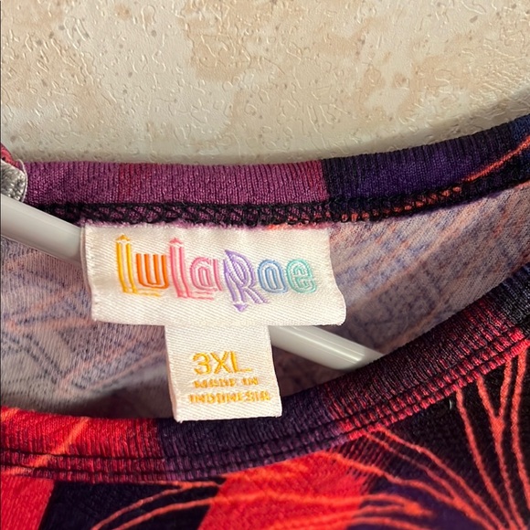 LuLaRoe Floral Red and Blue Short Sleeve Dress With Pockets - Picture 2 of 8